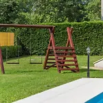 Vernier With Private Pool And Jacuzzi