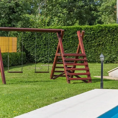 Vernier With Private Pool And Jacuzzi