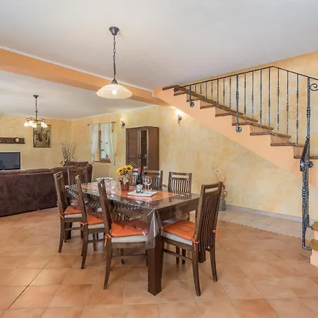 Vernier With Private Pool And Jacuzzi * Kringa