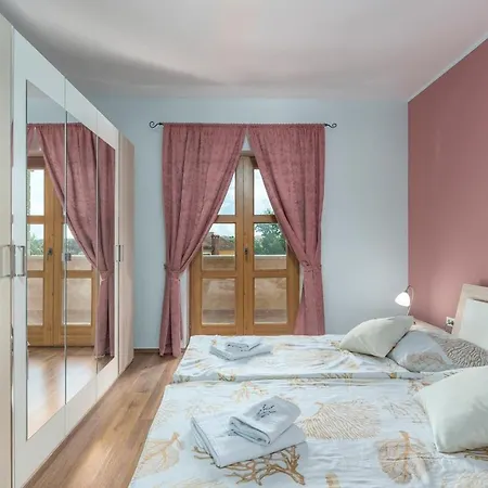 Vernier With Private Pool And Jacuzzi