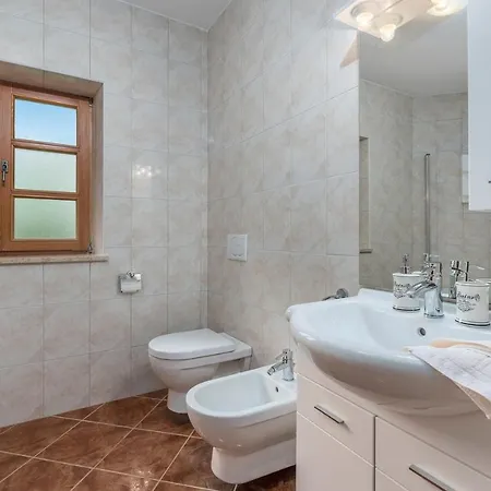 Villa Vernier With Private Pool And Jacuzzi Kringa