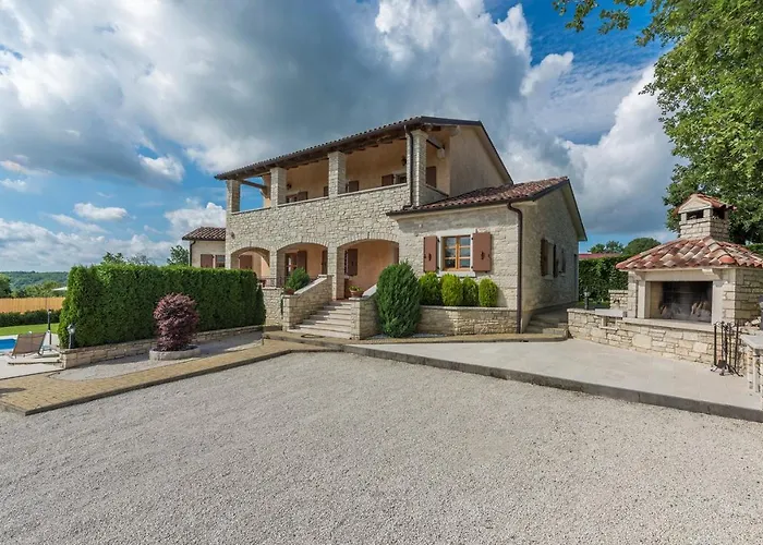 Vila Vernier With Private Pool And Jacuzzi Kringa