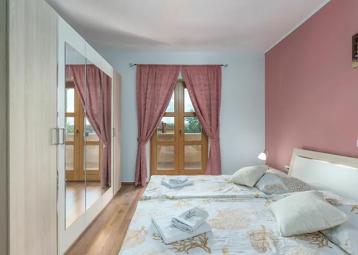 Vernier With Private Pool And Jacuzzi